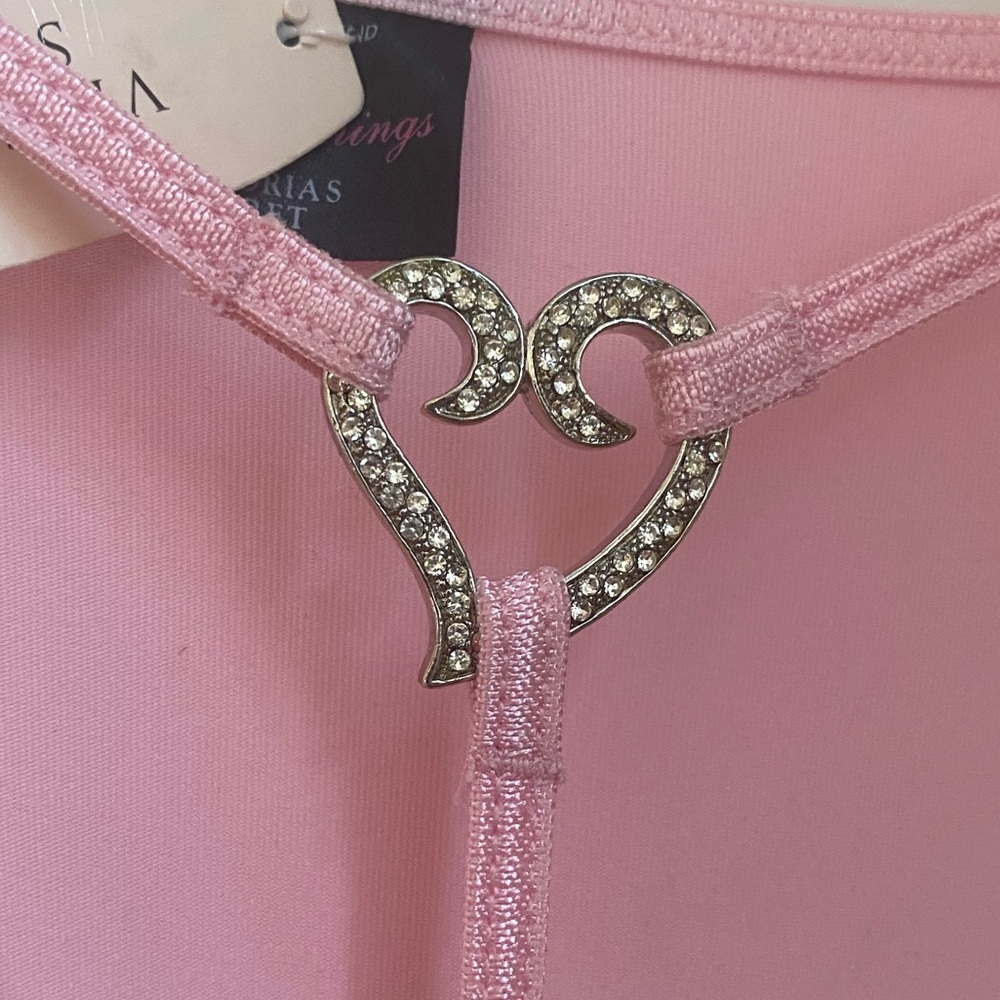 Victoria’s Secret Pink Rhinestone Heart Thong, very nice !
